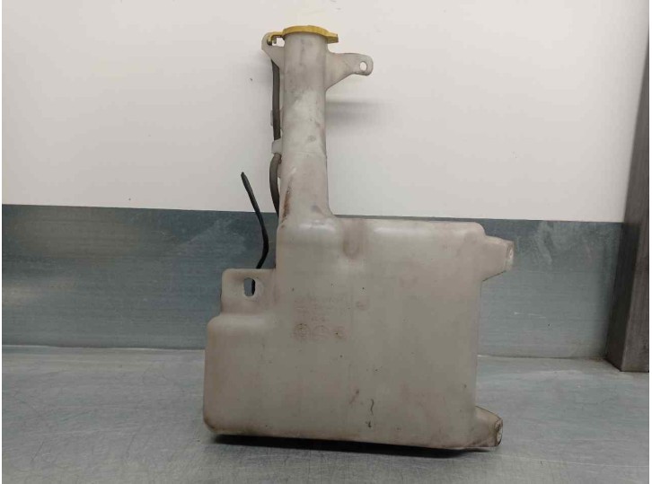 Recambio de deposito limpia para dodge avenger se referencia OEM IAM 05116026AC  