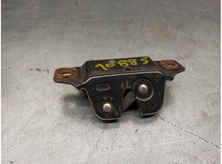 Replacement trunk / tailgate lock for Peugeot 406 Break (S1/S2) ST TD OEM IAM reference 871951 MANUAL 5 DOORS