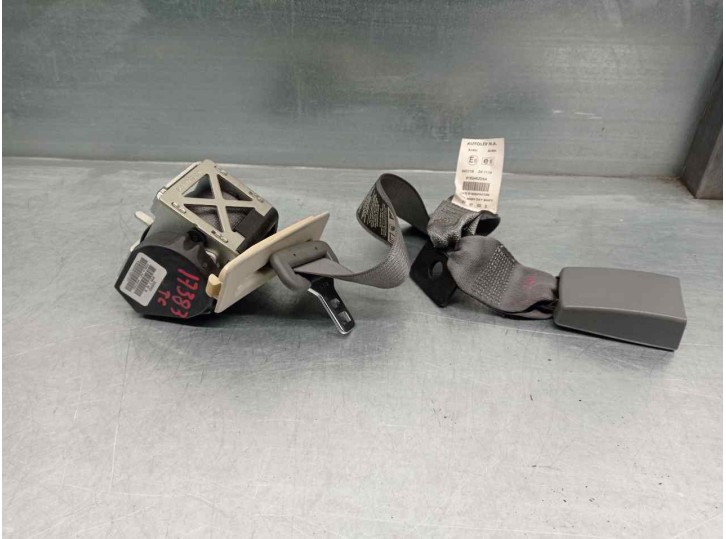 Recambio de cinturon seguridad trasero central para dodge avenger se referencia OEM IAM 605702800B 4 PUERTAS