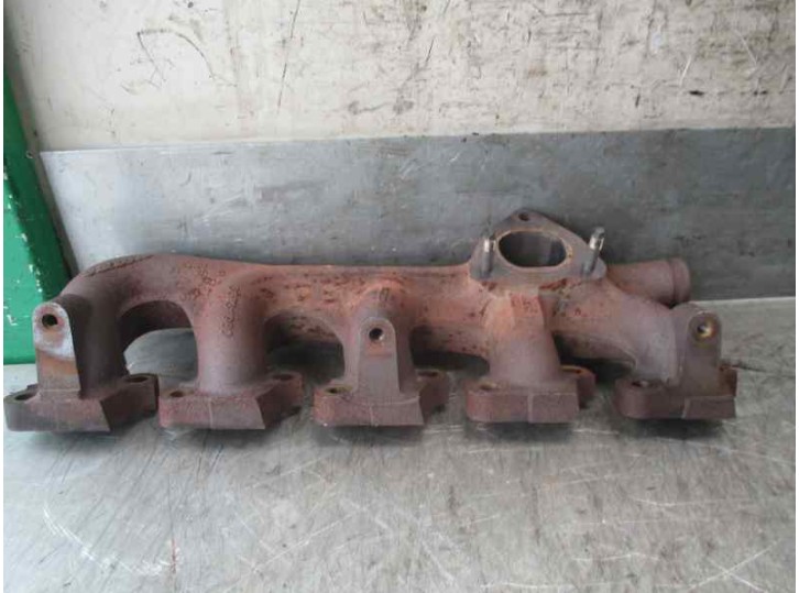 Replacement exhaust manifold for Volvo XC90 2.4 diesel CAT OEM IAM reference 30731980 