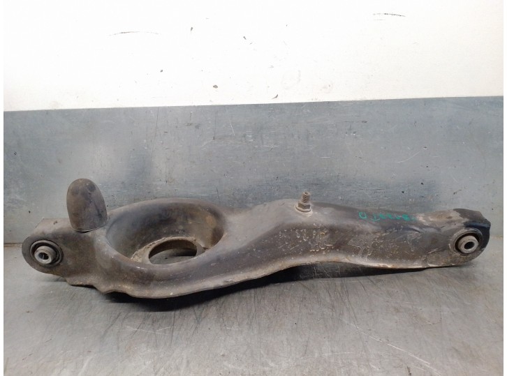 Replacement rear right lower suspension arm for Mazda 3 Saloon (BK) 2.0 16V CAT OEM IAM reference BP4K28300E 