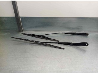 Recambio de brazo limpia delantero derecho para dodge avenger se referencia OEM IAM 05303715AB 05303716AB 