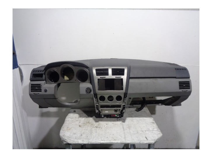 Recambio de salpicadero para dodge avenger se referencia OEM IAM YH02XDHAD GIS OSCURO Y CLARO 