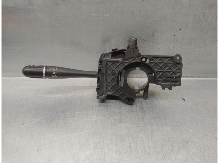 Recambio de mando luces para chrysler voyager (gs) 2.5 turbodiesel referencia OEM IAM 4685328AB 