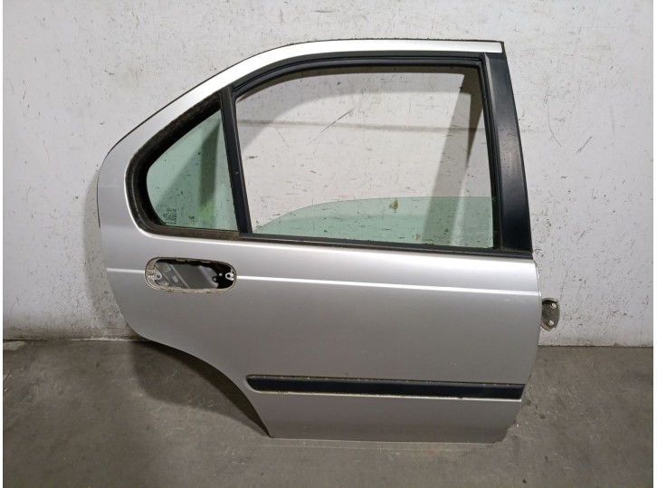 Recambio de puerta trasera derecha para rover 400 ii (rt) 420 si lux referencia OEM IAM 5467860  