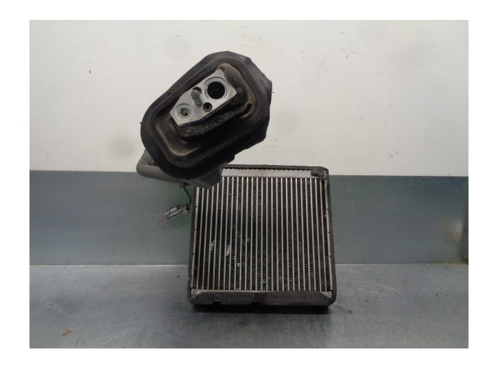Recambio de evaporador aire acondicionado para ford b-max titanium referencia OEM IAM 1856011 