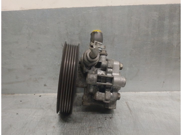 Replacement power steering pump for Dodge Avenger SE OEM IAM reference R5151016AD 77061651 KYB