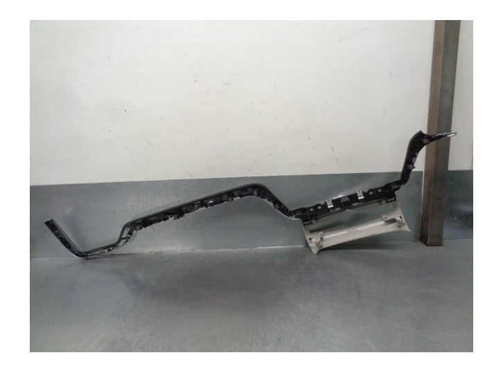 Recambio de molduras delanteras para volvo xc60 referencia OEM IAM 32348798  