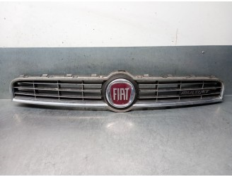 Replacement front grille for Fiat Bravo (198) 1.9 8V JTD CAT OEM IAM reference 735414652 735454652 