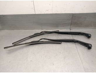 Recambio de brazo limpia delantero derecho para jeep grand cherokee iv (wk, wk2) 3.0 crd v6 4x4 referencia OEM IAM 68194928AA  