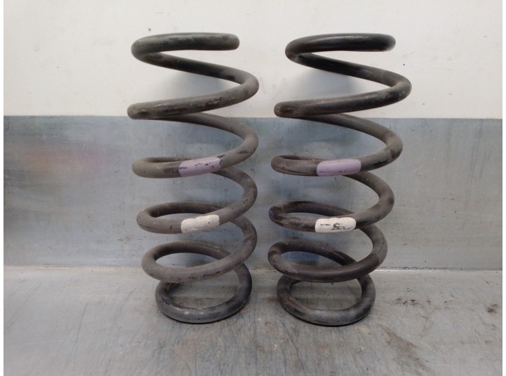 Replacement shock absorber spring for Lexus CT 1.8 16v CAT (hybrid) OEM IAM reference 4823176020 