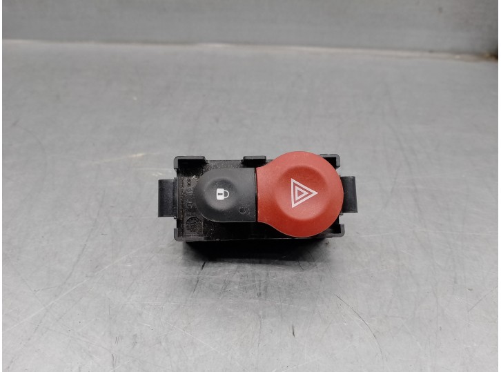 Recambio de warning para renault kangoo referencia OEM IAM E3160101 