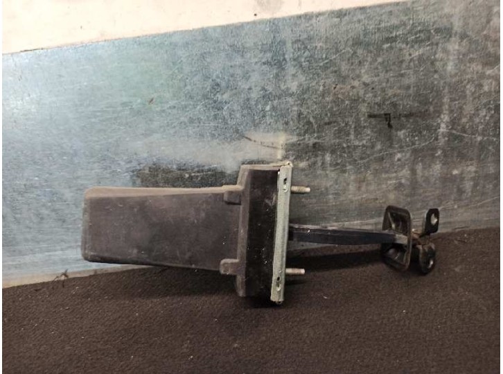 Recambio de retenedor puerta para saab 9-3 berlina 1.9 tid cat referencia OEM IAM 12796231  