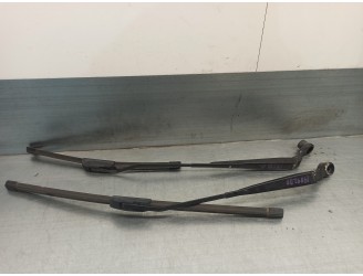 Recambio de brazo limpia delantero derecho para dodge caliber 2.0 16v cat referencia OEM IAM 5183261AA 5183263AA BOSCH