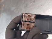 Recambio de mando elevalunas delantero izquierdo para audi 100 berlina (c4) 2.0 referencia OEM IAM 4A0959521A 