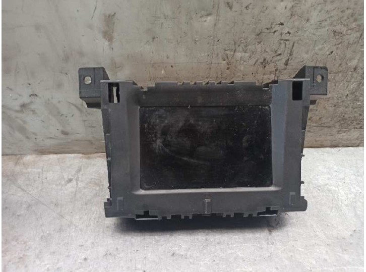Recambio de pantalla multifuncion para opel astra h berlina 1.7 16v cdti referencia OEM IAM 13208089 