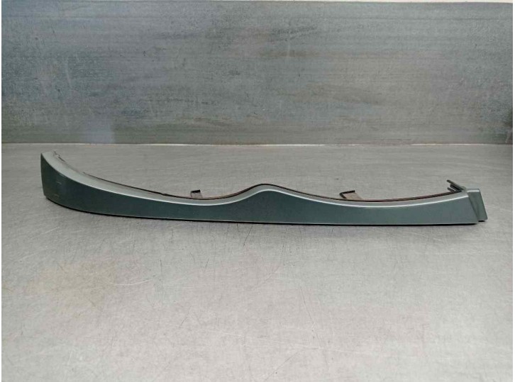 Recambio de cerquillo faro para bmw serie 3 berlina (e46) 2.0 16v diesel cat referencia OEM IAM 51137030554A  