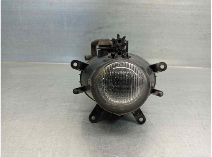 Recambio de faro antiniebla derecho para bmw serie 3 berlina (e46) 2.0 16v diesel cat referencia OEM IAM 63176911007 