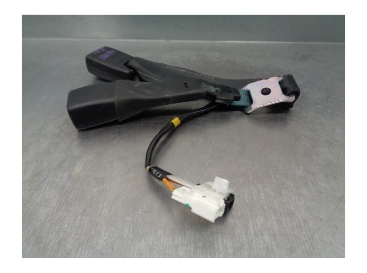 Recambio de enganche remolque para lexus ct 1.8 16v cat (híbrido) referencia OEM IAM 7348076060C0 4 PINES TRAS IZ CENT.