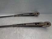 Recambio de brazo limpia delantero derecho para ford fiesta berl./express 1.6 referencia OEM IAM 84FG17526A1A  