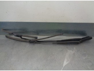 Replacement front right wiper arm for Seat Leon ST (5F8) Reference Ecomotive OEM IAM reference 5F1955410 5F1955409 