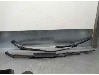 Recambio de brazo limpia delantero derecho para mazda 2 berlina (dy) 1.4 diesel cat referencia OEM IAM 