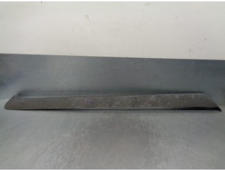 Recambio de molduras traseras para ford fiesta berl./express 1.6 referencia OEM IAM V84FBB442A03AA  