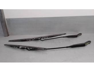 Recambio de brazo limpia delantero derecho para lancia ypsilon (101) 1.3 jtd 16v referencia OEM IAM 51739616 DERECHO E IZQ 