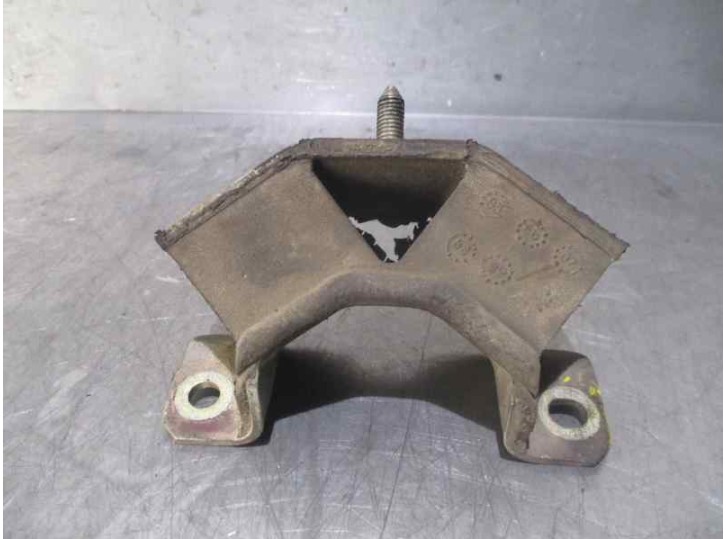 Replacement engine mount for Renault 5 (B/C40) 1.1 OEM IAM reference 