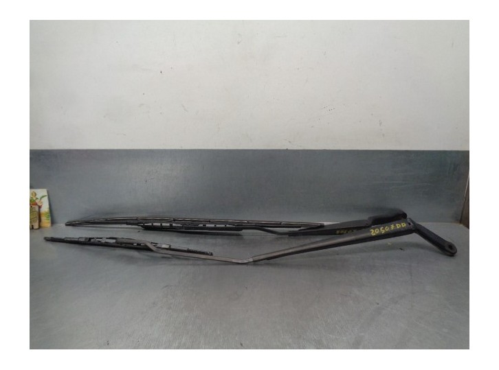 Recambio de brazo limpia delantero derecho para peugeot 206+ 1.4 hdi referencia OEM IAM 6429S0 6429R9 