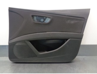 Replacement front right door trim for Seat Leon ST (5F8) reference ecomotive OEM IAM reference 5F4867132 5F98671