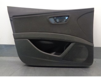 Replacement front left door trim panel for Seat Leon ST (5F8) reference ecomotive OEM IAM reference 5F4867131 5F486