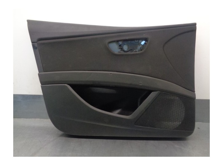 Recambio de guarnecido puerta delantera izquierda para seat leon st (5f8) reference ecomotive referencia OEM IAM 5F4867131 5F486