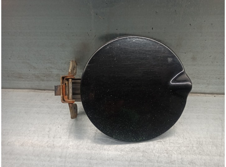 Recambio de tapa exterior combustible para dodge caliber 2.0 16v cat referencia OEM IAM 05074082AB  