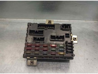Recambio de caja reles / fusibles para fiat punto berl. (176) 1.1 referencia OEM IAM 7755601 