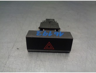 Replacement hazard warning switch for Seat Leon ST (5F8) Reference EcoMotive OEM IAM reference 5F0953235 