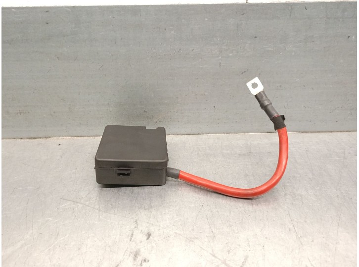 Recambio de caja reles / fusibles para bmw serie 3 berlina (e46) 2.0 16v diesel cat referencia OEM IAM 61138374986 