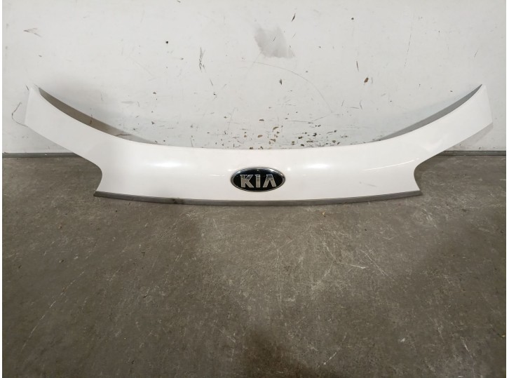 Recambio de molduras traseras para kia carens iv 1.7 crdi referencia OEM IAM 87311A4100 87311A4100 