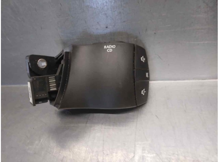 Recambio de mando radio volante para renault fluence dynamique referencia OEM IAM 255520009R 