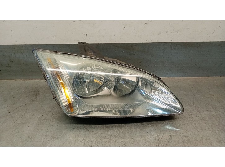 Replacement right headlight for Ford Focus Saloon (CAP) Ghia OEM IAM reference 1480980 1480980 