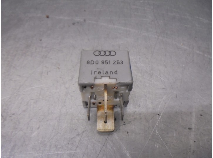 Recambio de rele para audi a4 berlina (b5) 1.9 tdi referencia OEM IAM 8D0951253 