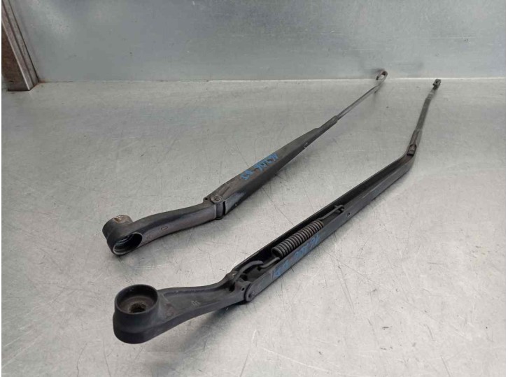 Recambio de brazo limpia delantero derecho para kia cerato 2.0 turbodiesel cat referencia OEM IAM 983202F000 983202F000 