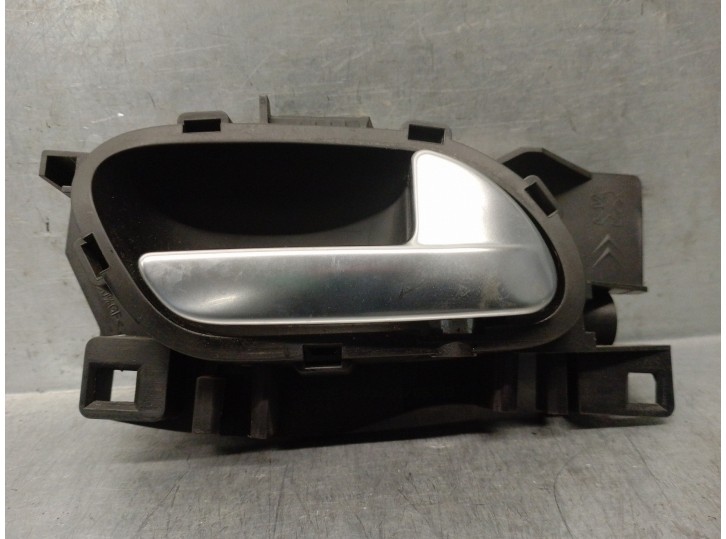Recambio de maneta interior delantera derecha para peugeot 208 1.2 12v vti referencia OEM IAM 96555516VV  