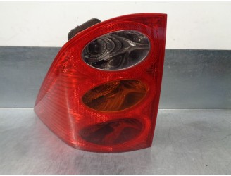 Recambio de piloto trasero derecho para peugeot 1007 dolce referencia OEM IAM 9646116880  