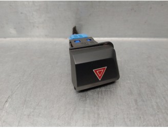 Replacement hazard warning switch for Peugeot 208 1.2 12V VTi OEM IAM reference 9675091656ZD 4 PINS 