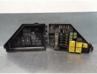 Recambio de caja reles / fusibles para land rover freelander (ln) e familiar referencia OEM IAM YQE103530 