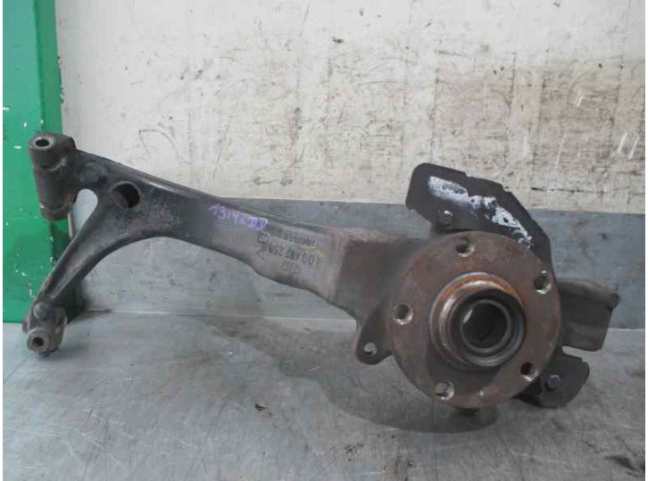 Recambio de mangueta delantera derecha para audi a4 avant (b5) 2.4 v6 30v referencia OEM IAM 8D0407258AD 
