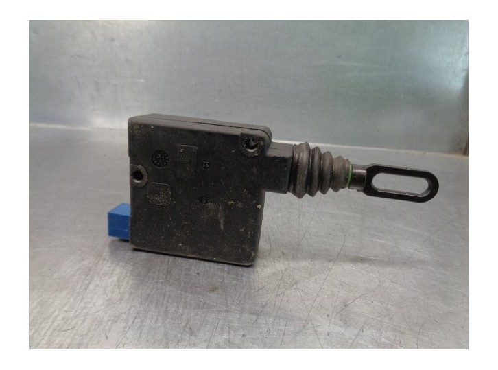 Recambio de motor cierre centralizado porton para opel omega b 2.5 turbodiesel (x 25 td / u 25 td / l93) referencia OEM IAM 1207