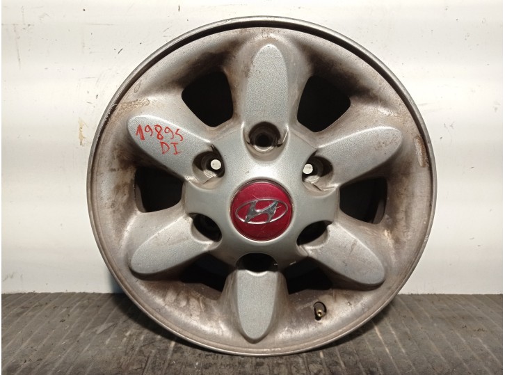 Recambio de llanta para hyundai h 1 2.5 turbodiesel referencia OEM IAM 529104A800 R156JJX15OFFSET33 ALUMINIO 6P
