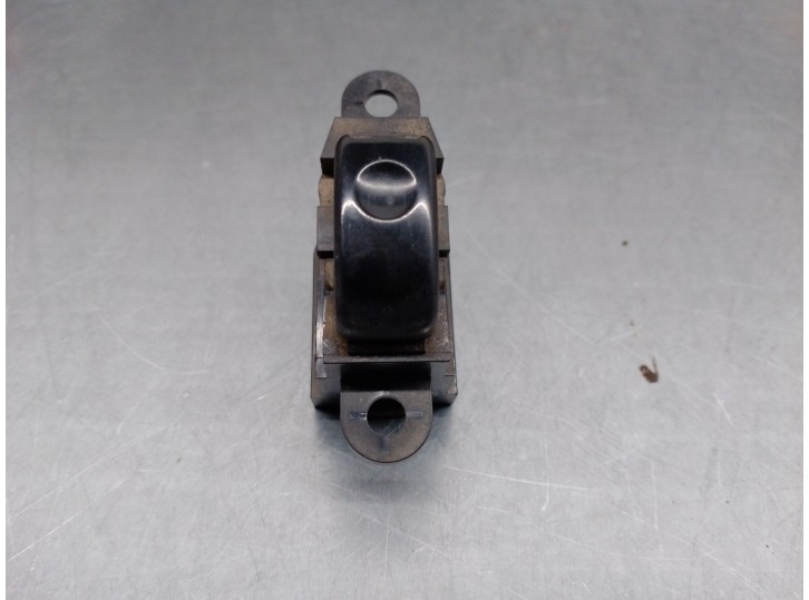 Recambio de mando elevalunas delantero derecho para hyundai h 1 2.5 turbodiesel referencia OEM IAM 935804A000  